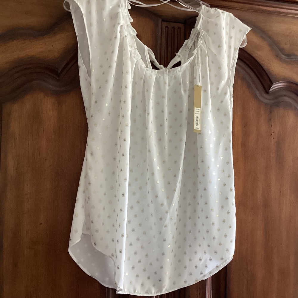 Laura Conrad beautiful light weight blouse BNWT
